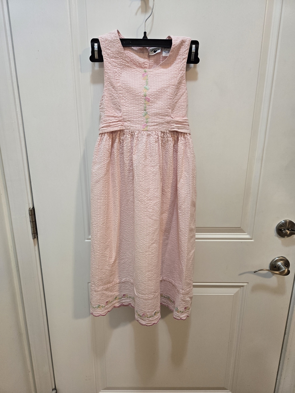 Hartstrings Light Pink Sleeveless Seersucker Dress with Floral Embroidery